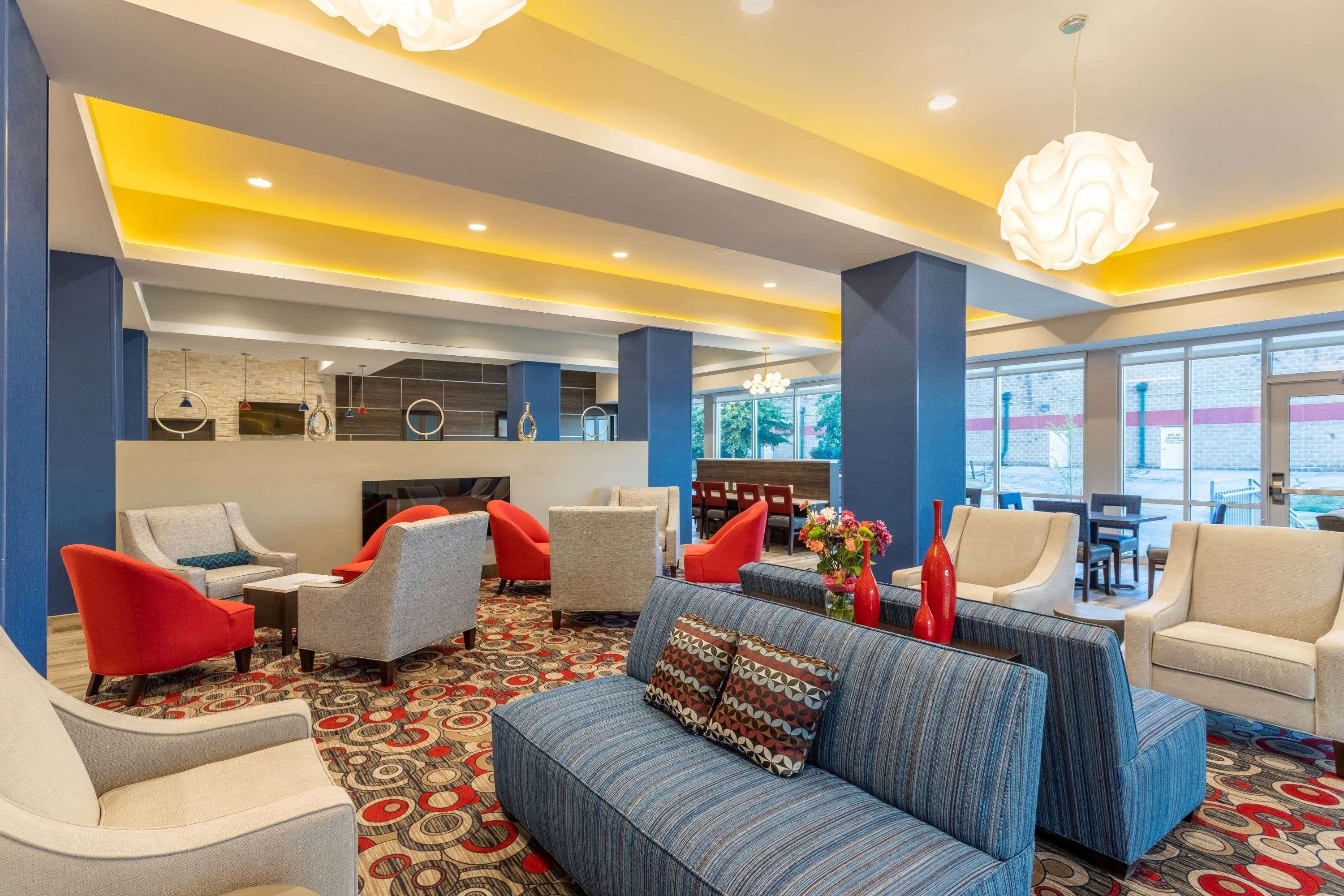 La Quinta Inn And Suites By Wyndham Bloomington Eksteriør bilde